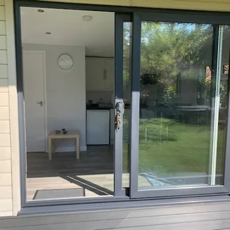 Independent Garden Studio - Sleeps Max 3. Derby Exterior photo