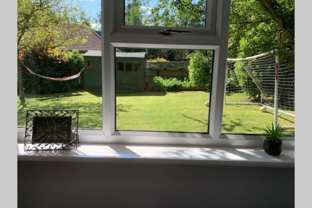 Independent Garden - Sleeps Max 3. Apartamento